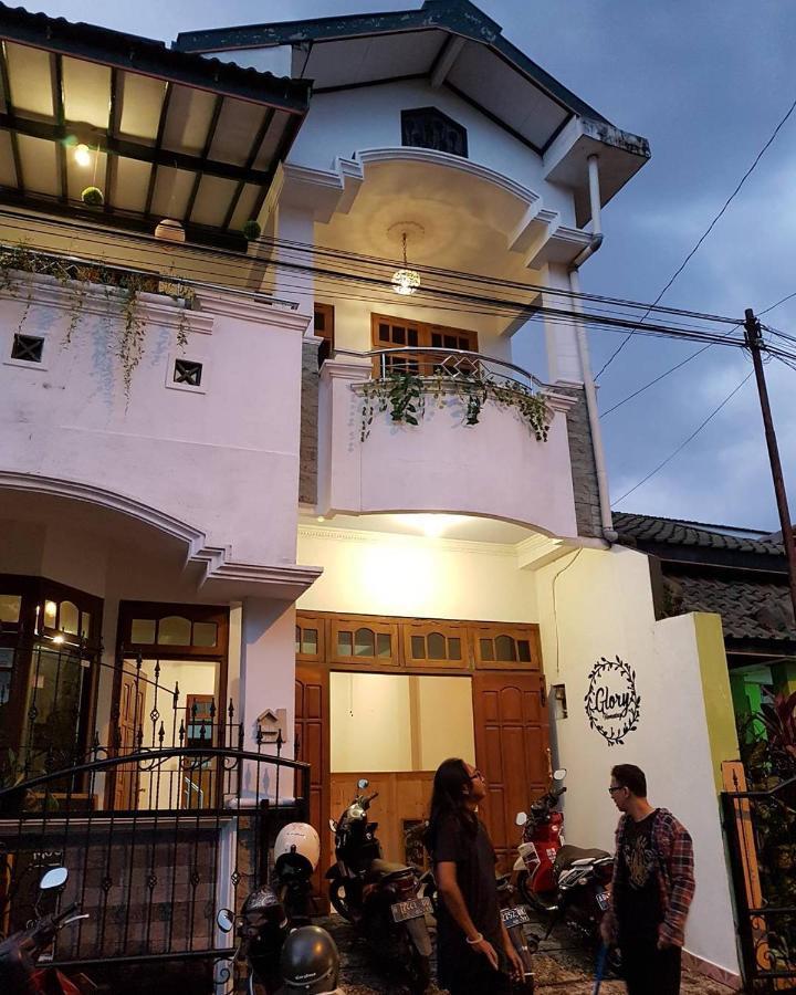 Glory Homestay ジョグジャカルタ エクステリア 写真