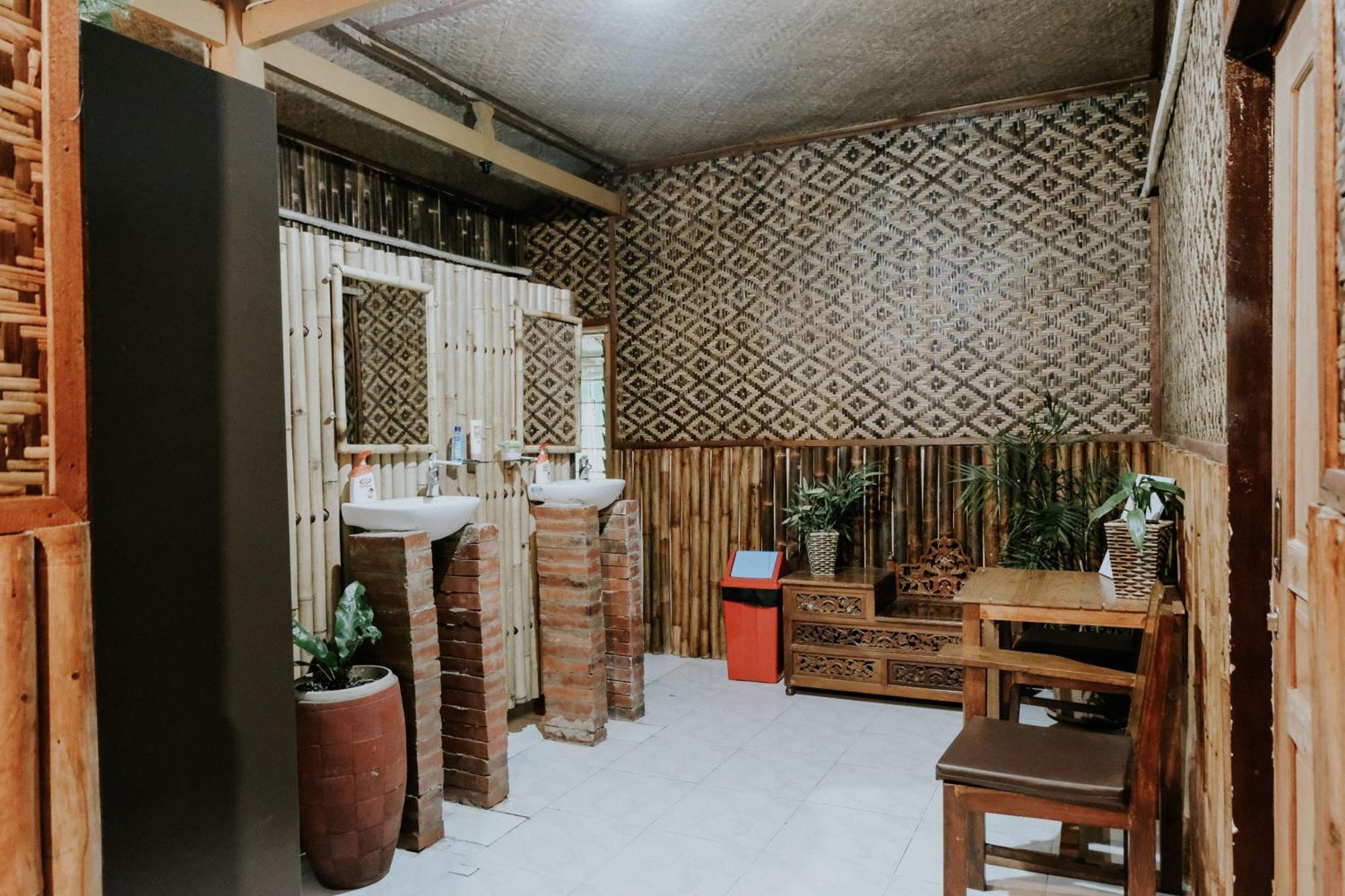 Glory Homestay ジョグジャカルタ エクステリア 写真