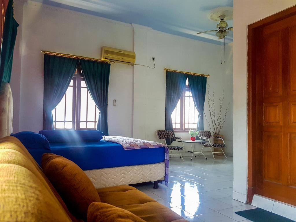 Glory Homestay ジョグジャカルタ エクステリア 写真