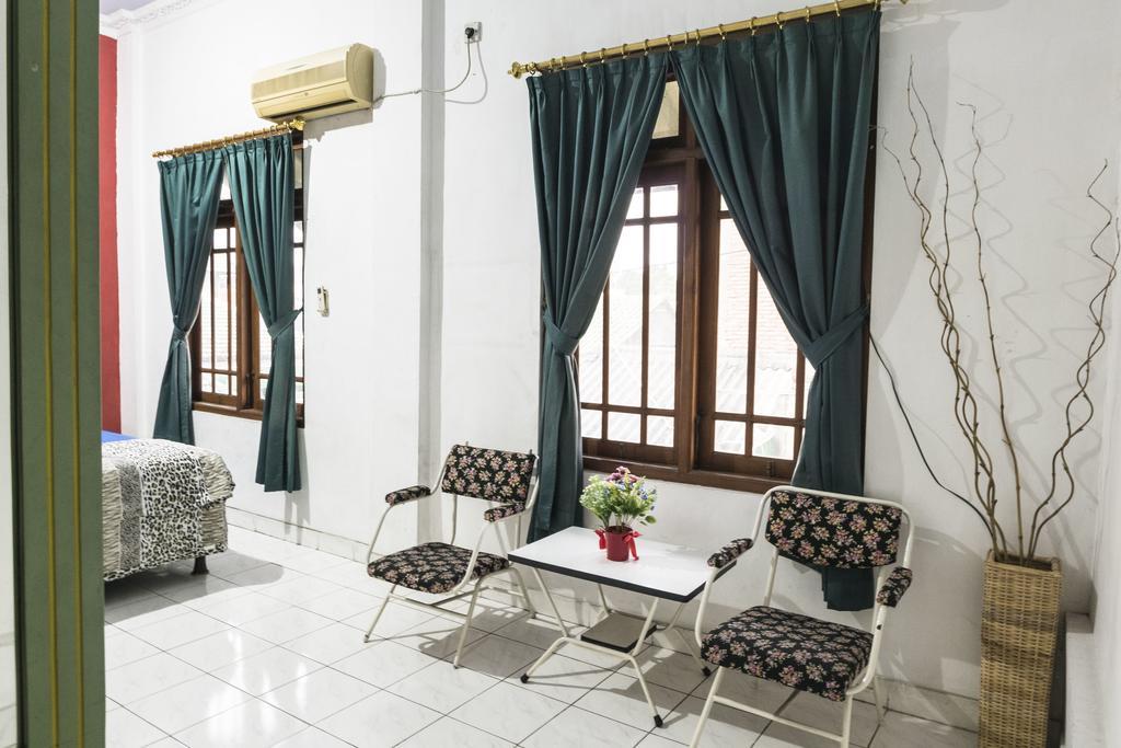 Glory Homestay ジョグジャカルタ エクステリア 写真
